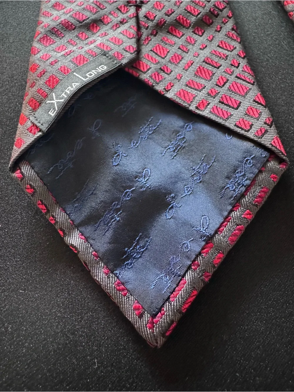 D’este Italian Red and Gray Patterned 100% Silk Tie